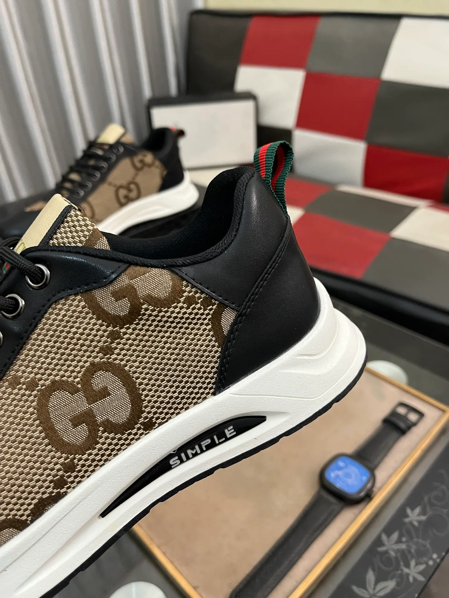 Men's shoes💰420⌚️⌚️[GUCCI] Gucci men's casual shoes are absolutely popular🔥The ultimate matching item for trendy men! The charm of super texture is irresistible, the main recommendation, the flower leather color is bright! The upper is made of high-quality cowhide with branded fabrics, pigskin lining for the feet, and wear-resistant rubber sole, which is noble and elegant! Extremely comfortable🎁🎁You can be as handsome as you want💪 38-442️⃣colors available